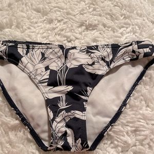 Roxy swimsuit bottoms